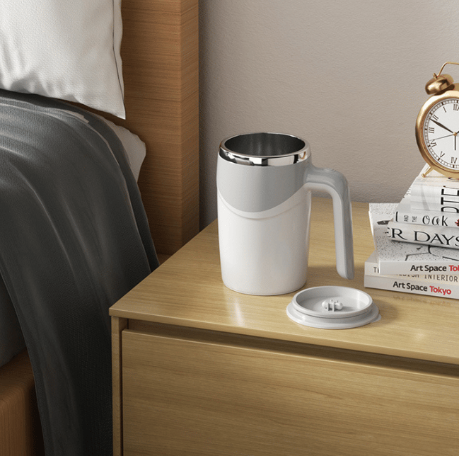 Magnetic Self-Stirring Travel Mug